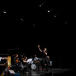 Sinfonia Casalinga; Serate musicali, Teatro Bruno Munari, Teatro del Buratto.Marcello Corti direttore
Carlotta Raponi, flauto traverso
Enrico Gabrielli, clarinetto basso
Yoko Morimyo, violino. Organizzatore: Silvio Oggioni
Sinfonia CasalingaCamillo Vittorio Lepido, violoncello
Maxine Gloria Rizzotto, pianoforte
Sebastiano De Gennaro, percussioni