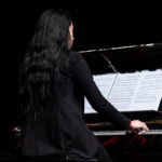 Sinfonia Casalinga; Serate musicali, Teatro Bruno Munari, Teatro del Buratto.Marcello Corti direttore
Carlotta Raponi, flauto traverso
Enrico Gabrielli, clarinetto basso
Yoko Morimyo, violino. Organizzatore: Silvio Oggioni
Sinfonia CasalingaCamillo Vittorio Lepido, violoncello
Maxine Gloria Rizzotto, pianoforte
Sebastiano De Gennaro, percussioni