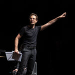 Sinfonia Casalinga; Serate musicali, Teatro Bruno Munari, Teatro del Buratto.Marcello Corti direttore
Carlotta Raponi, flauto traverso
Enrico Gabrielli, clarinetto basso
Yoko Morimyo, violino. Organizzatore: Silvio Oggioni
Sinfonia CasalingaCamillo Vittorio Lepido, violoncello
Maxine Gloria Rizzotto, pianoforte
Sebastiano De Gennaro, percussioni